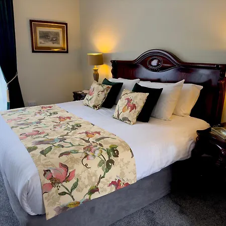 Ennismore House Hotel