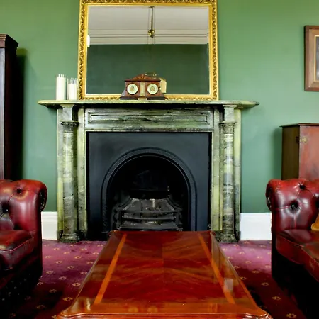 Ennismore House ホテル *